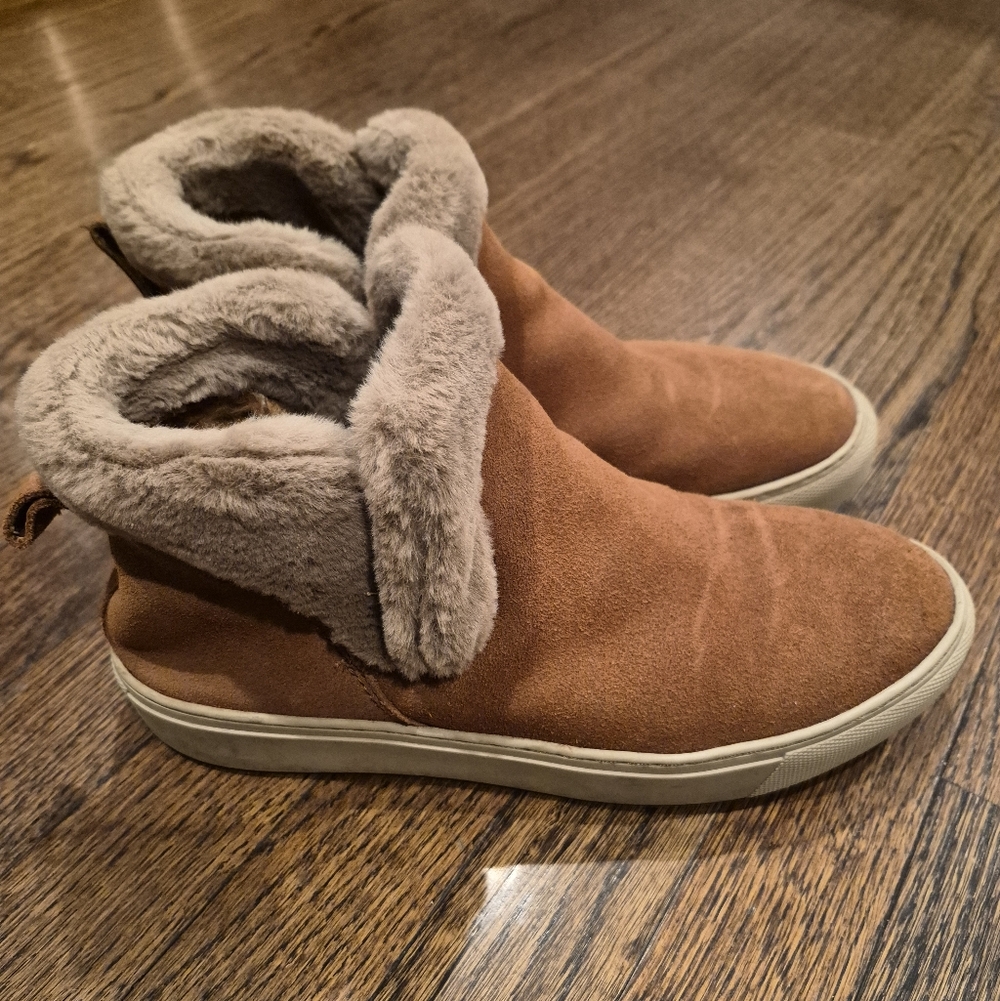 Tan Suede Cougar Boots With Faux Fur Size 9
